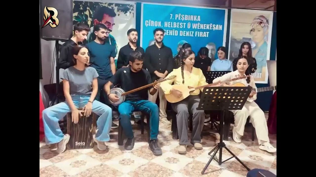 Şeva 7emîn Pêşbaziya Çîrok, Helbest û Wêneyan a bi bîranîna Şehîd Rojnamevan Deniz Fırat hat lidarxistin.